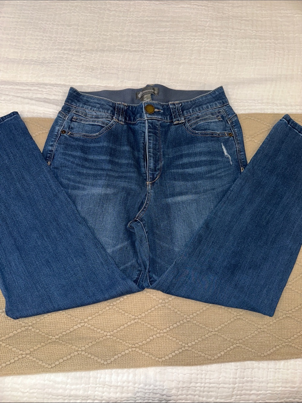 Democracy Straight Leg Women’s Indigo Blue Jeans